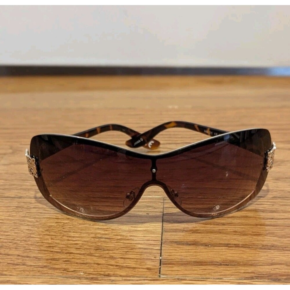 Gold and‎ Brown Tortoise Print Ladies rimless Foster Grant sunglasses